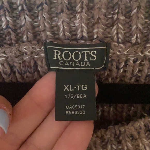 Roots Grey Knit Sweater - Picture 4 of 5